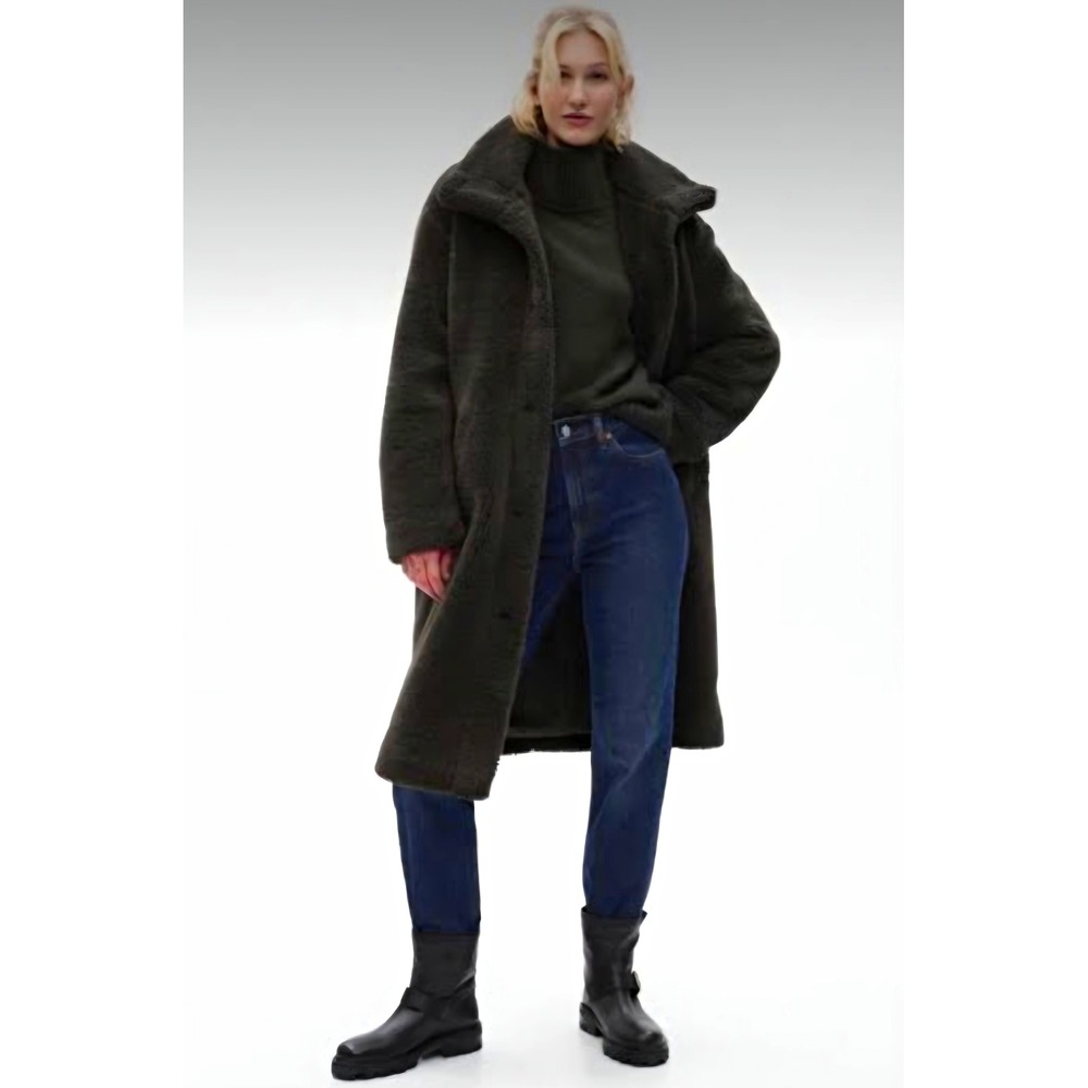 NWT GAP Women's Sherpa Teddy Long Coat. Lined Button. Misletoe Green. L Tall